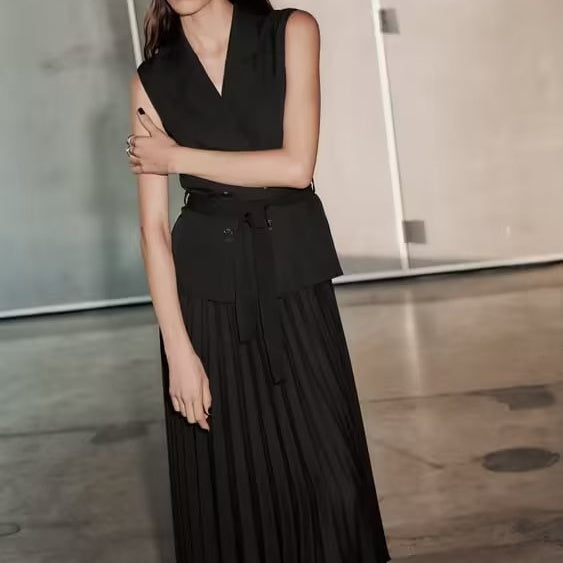 V-Neck Sleeveless Button Knitted Vest Top+Elegant Splicing High Waist Zipper Long Skirts